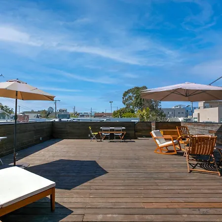 Venice Beach Two Bedroom Rooftop House With Parking